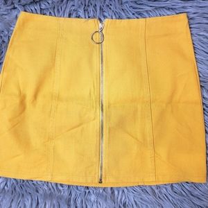 Chloe and katie mini skirt

New without tag